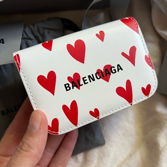 Balenciaga Cash Heart Print Mini Wallet - Picture 6 of 11
